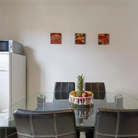 Yo Lee Apartment Bibinje